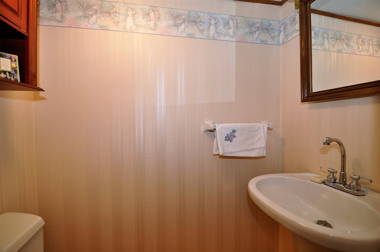 163 Applecrest Road Manchester, NH 03104 - Photo 16 of 20