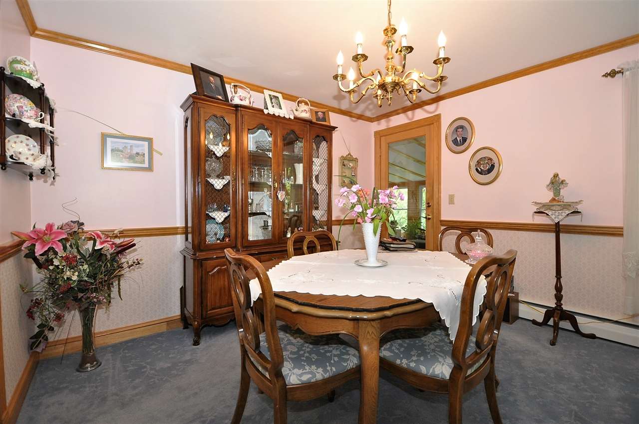 163 Applecrest Road Manchester, NH 03104 - Photo 4 of 20
