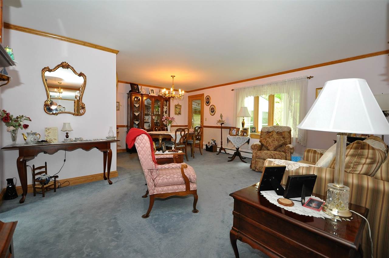 163 Applecrest Road Manchester, NH 03104 - Photo 5 of 20