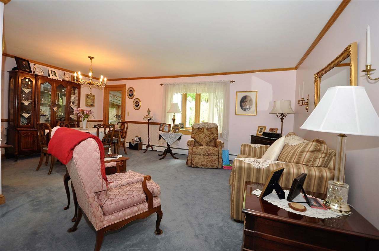 163 Applecrest Road Manchester, NH 03104 - Photo 6 of 20