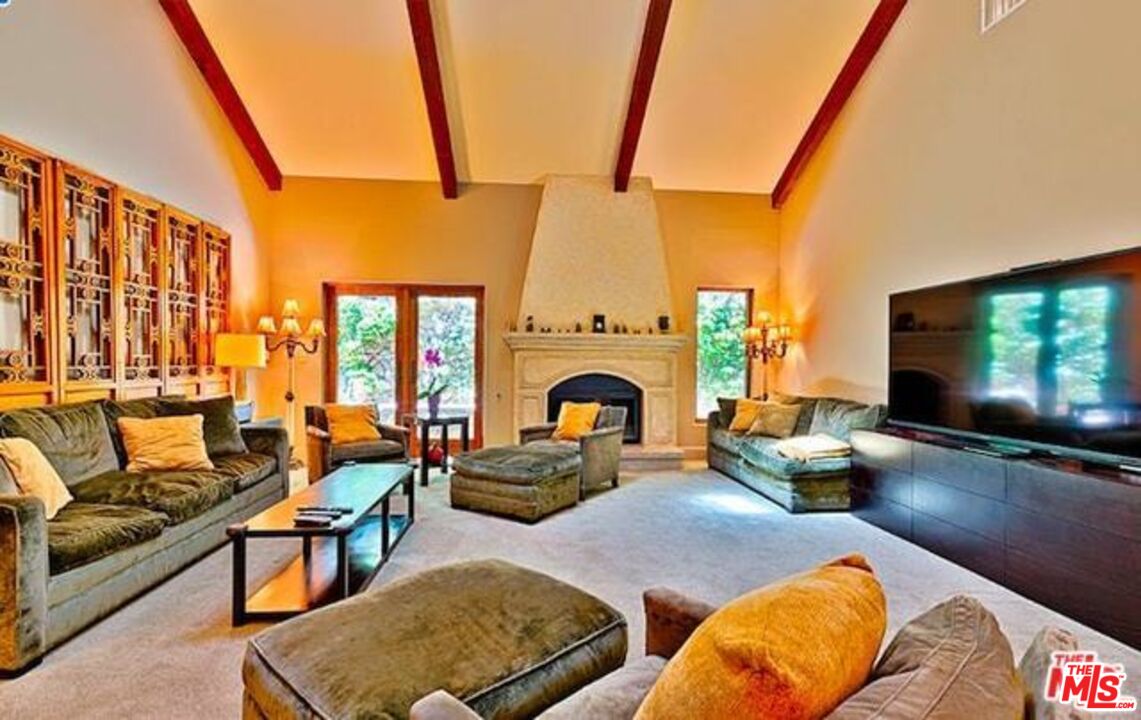 12090 Summit Circle Beverly Hills, CA 90210 - Photo 3 of 24