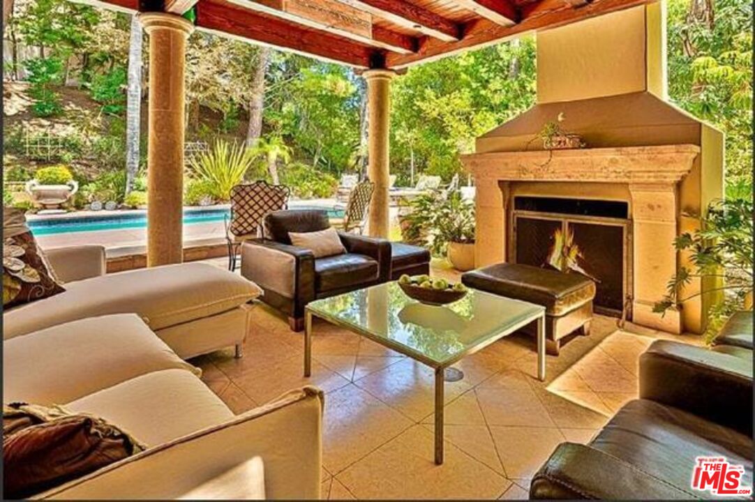 12090 Summit Circle Beverly Hills, CA 90210 - Photo 8 of 24