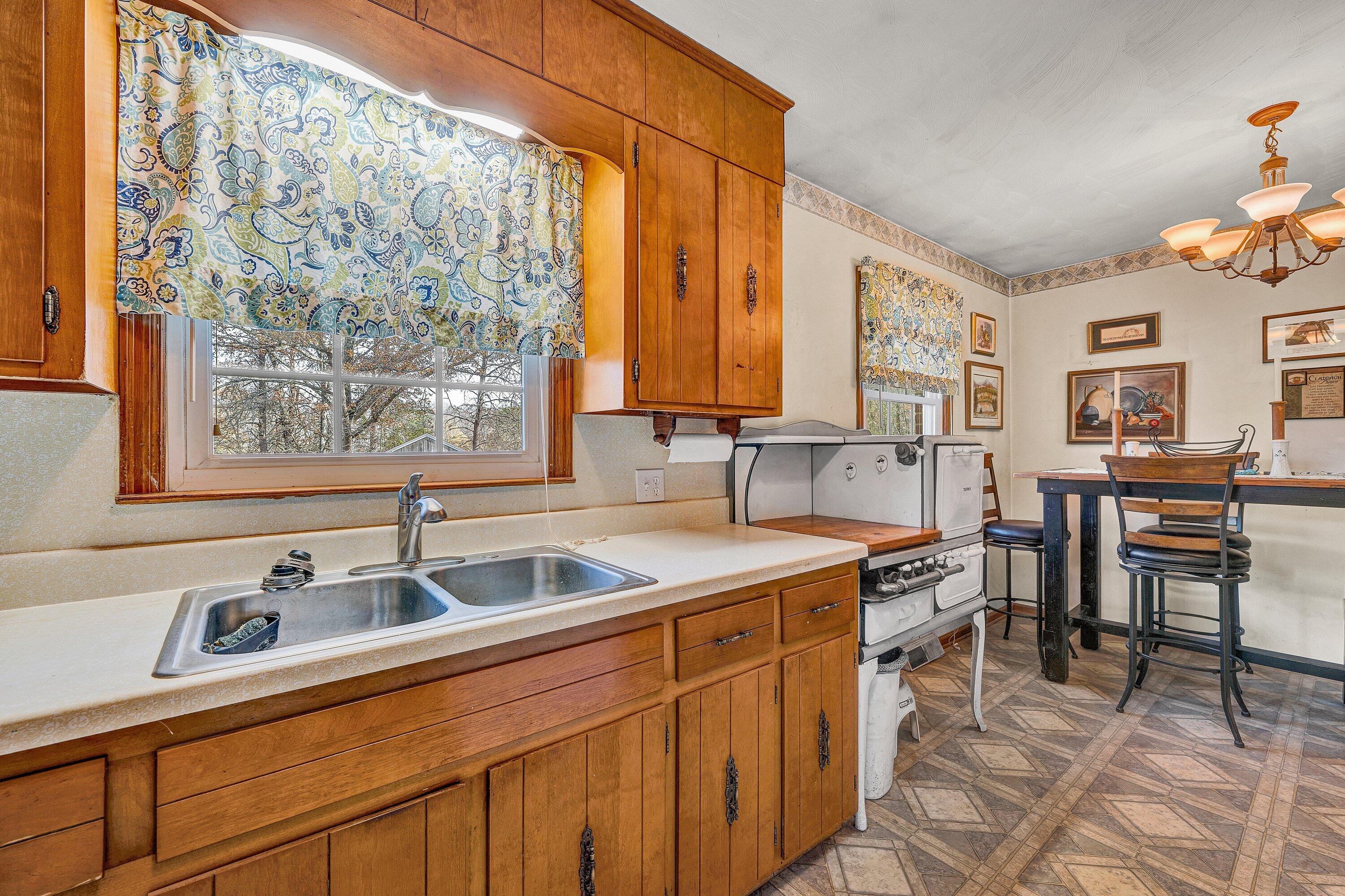 6281 Burnt Chimney Road Wirtz, VA 24184 - Photo 20 of 42 kitchen