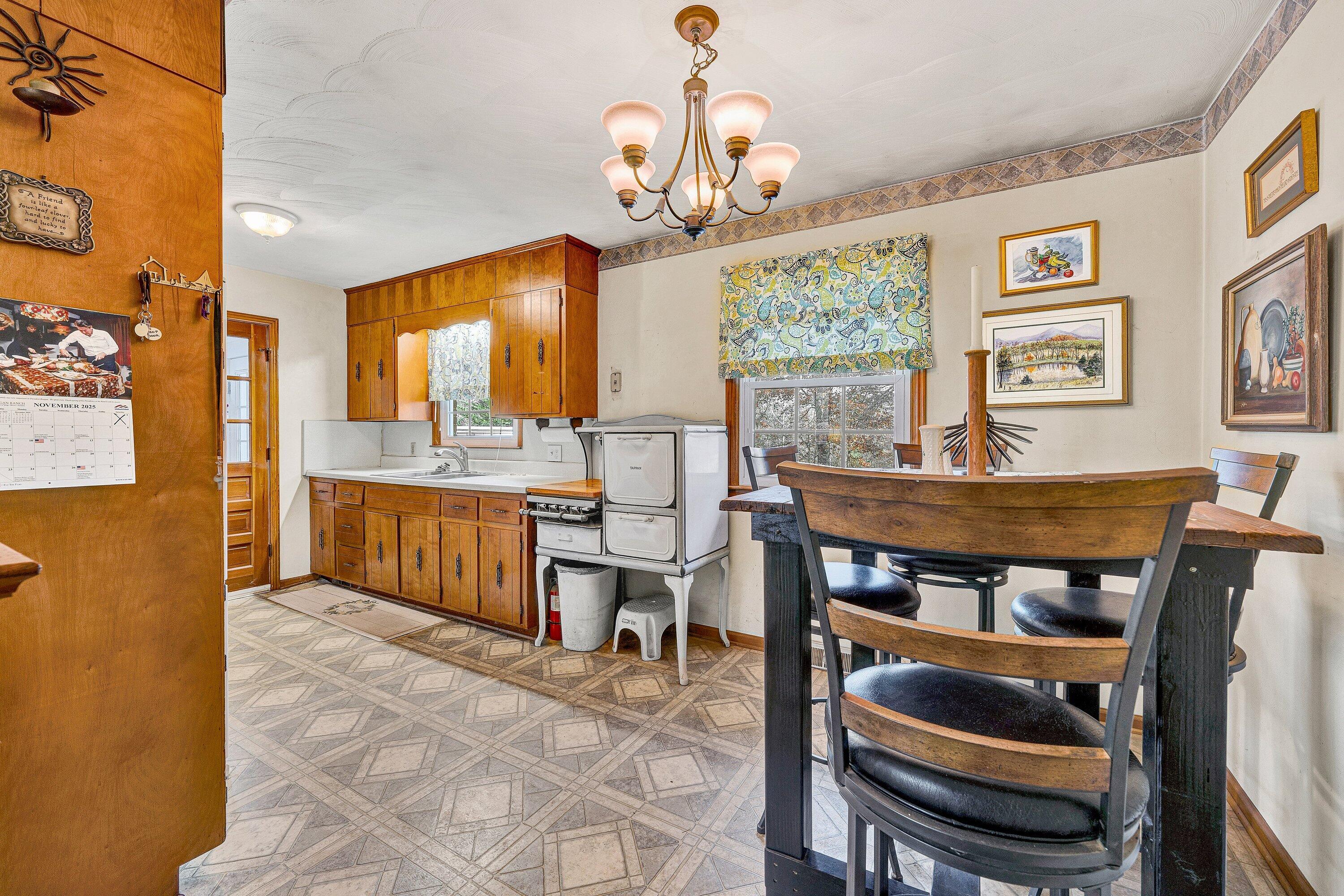 6281 Burnt Chimney Road Wirtz, VA 24184 - Photo 23 of 42 DSC00061