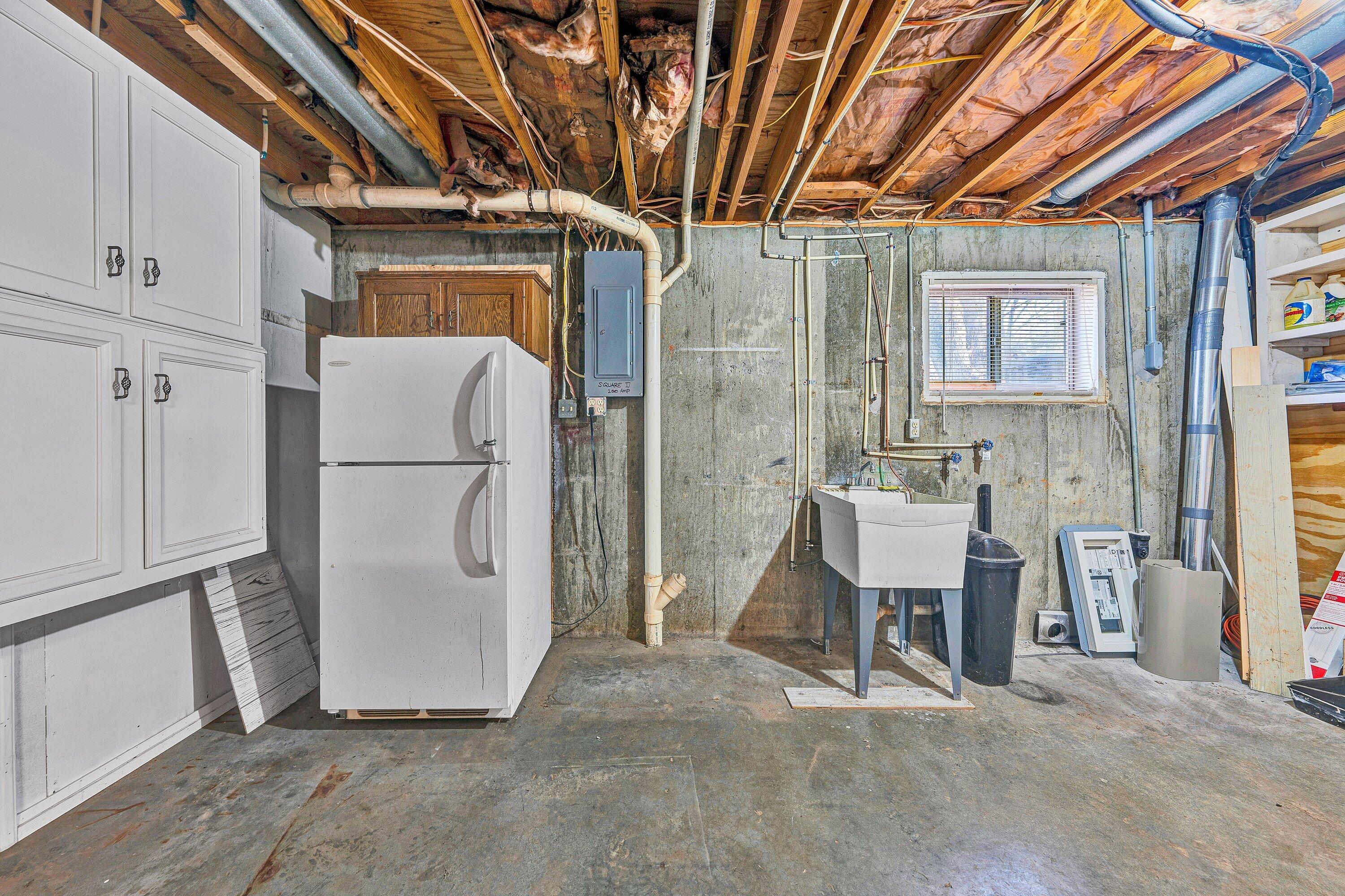 6281 Burnt Chimney Road Wirtz, VA 24184 - Photo 38 of 42 utility room