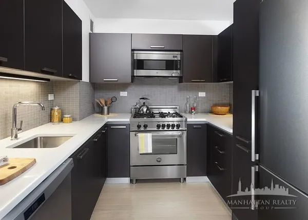 $5,800 | 222 East 39th Street, Unit 9B | Murray Hill