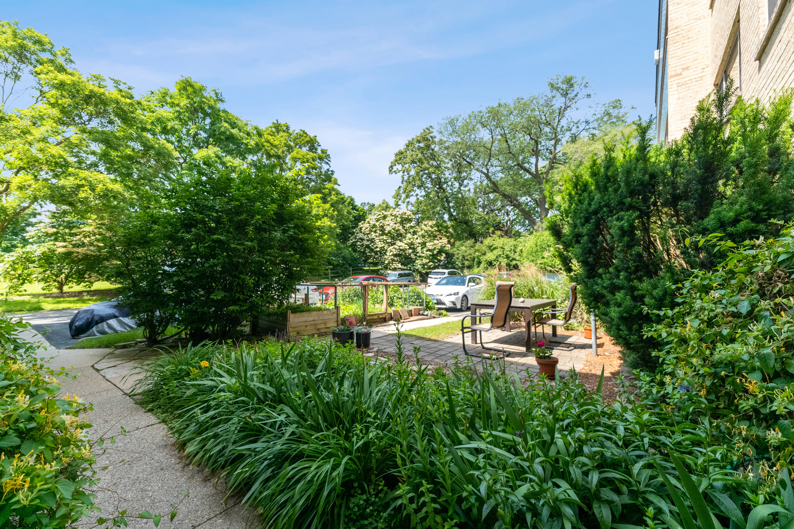 737 Ridge Avenue, Unit 3F Evanston, IL 60202 - Photo 19 of 20 a view of a swimming pool with a patio