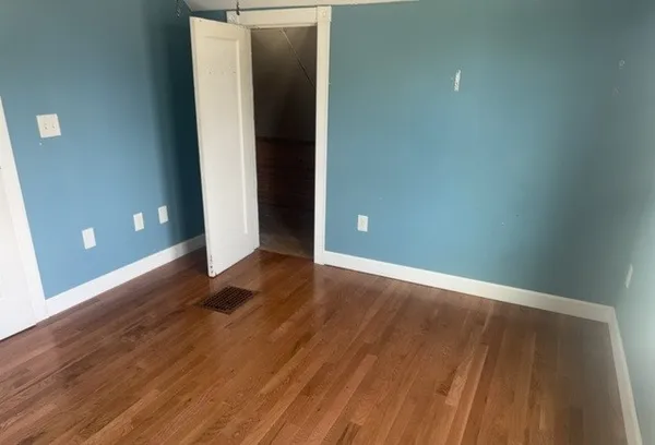 $114,900 | 107 North 3rd Street, Irvington, IL 62848