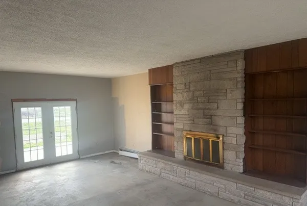 $114,900 | 107 North 3rd Street, Irvington, IL 62848