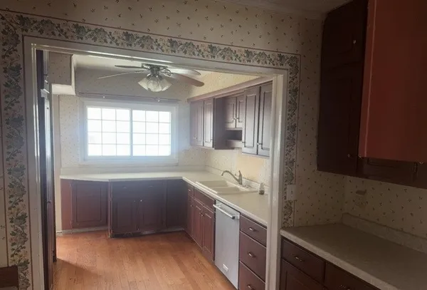 $114,900 | 107 North 3rd Street, Irvington, IL 62848