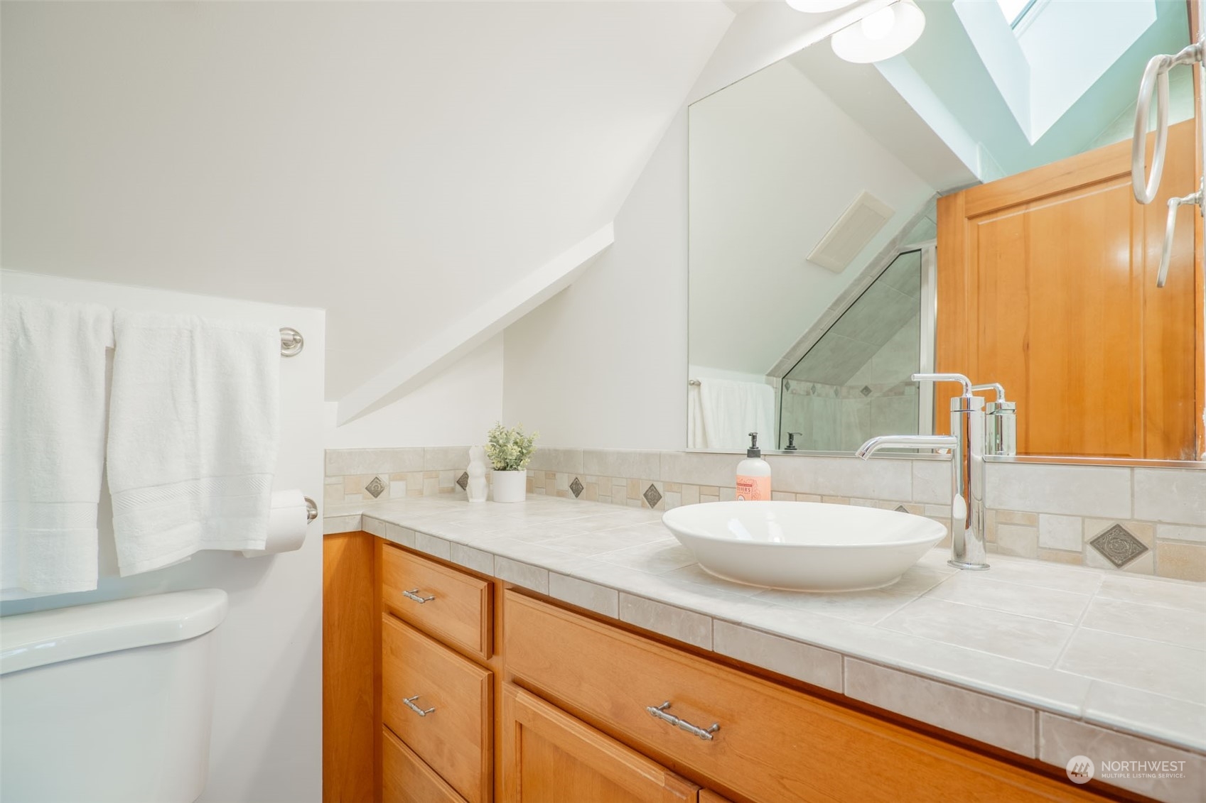 1614 North 46th Street, Unit A Seattle, WA 98103 - Photo 26 of 34