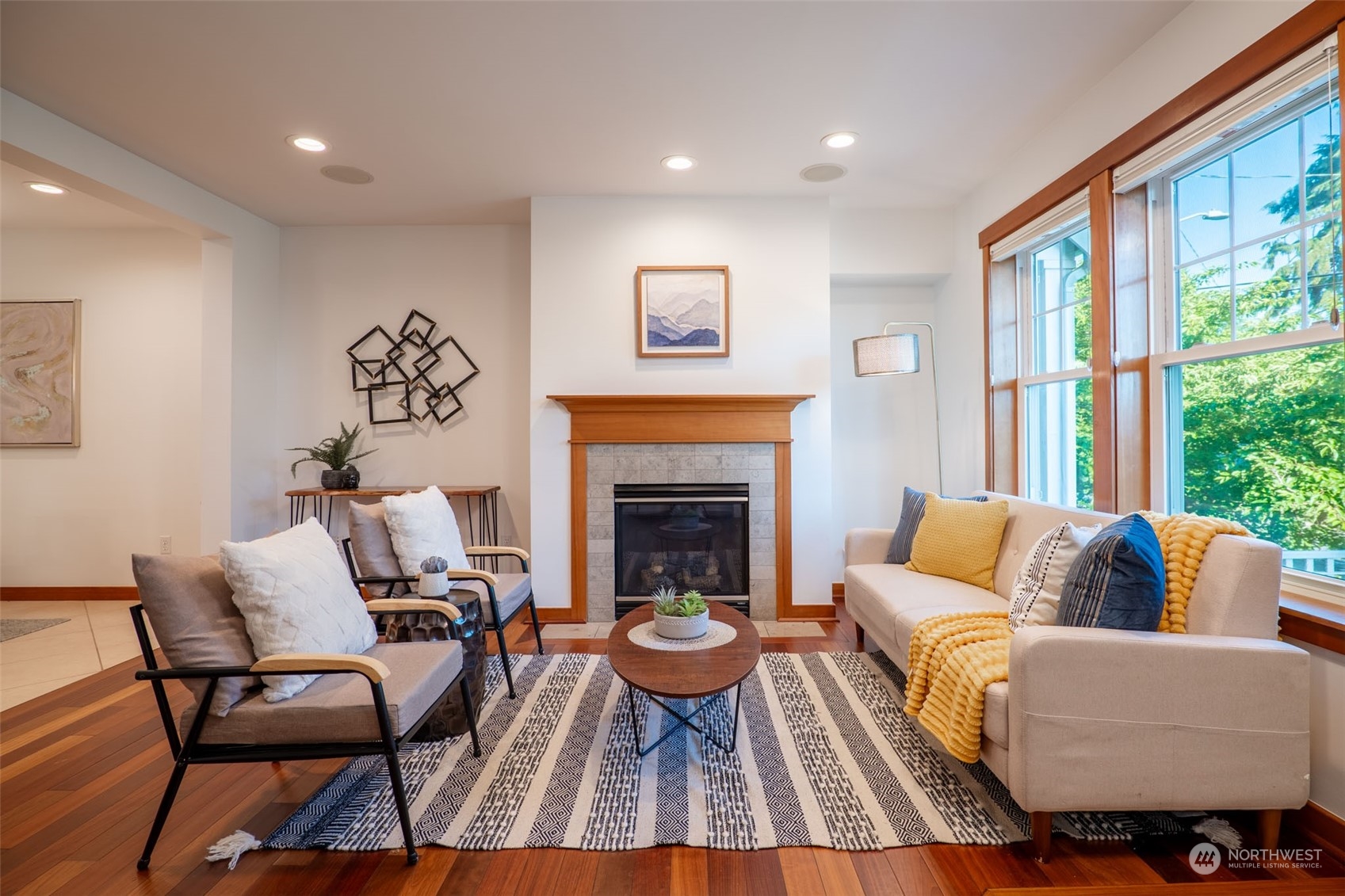 1614 North 46th Street, Unit A Seattle, WA 98103 - Photo 3 of 34
