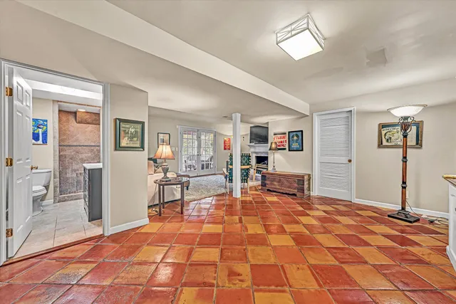 $819,900 | 727 White Oak Road Southwest, Roanoke, VA 24014