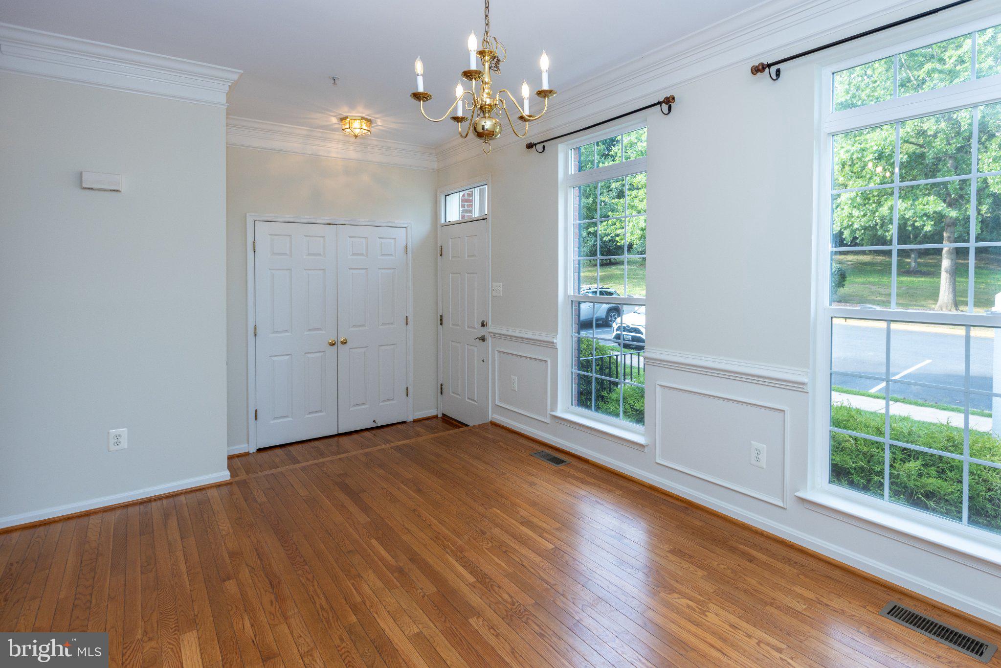 18818 Broken Oak Road Boyds, MD 20841 - Photo 4 of 25 Gallery Image 4