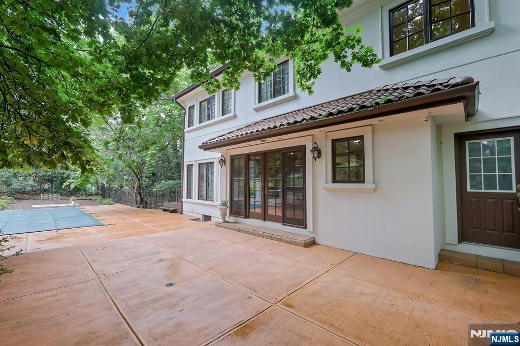285 Arch Road Englewood, NJ 07631 - Photo 6 of 37