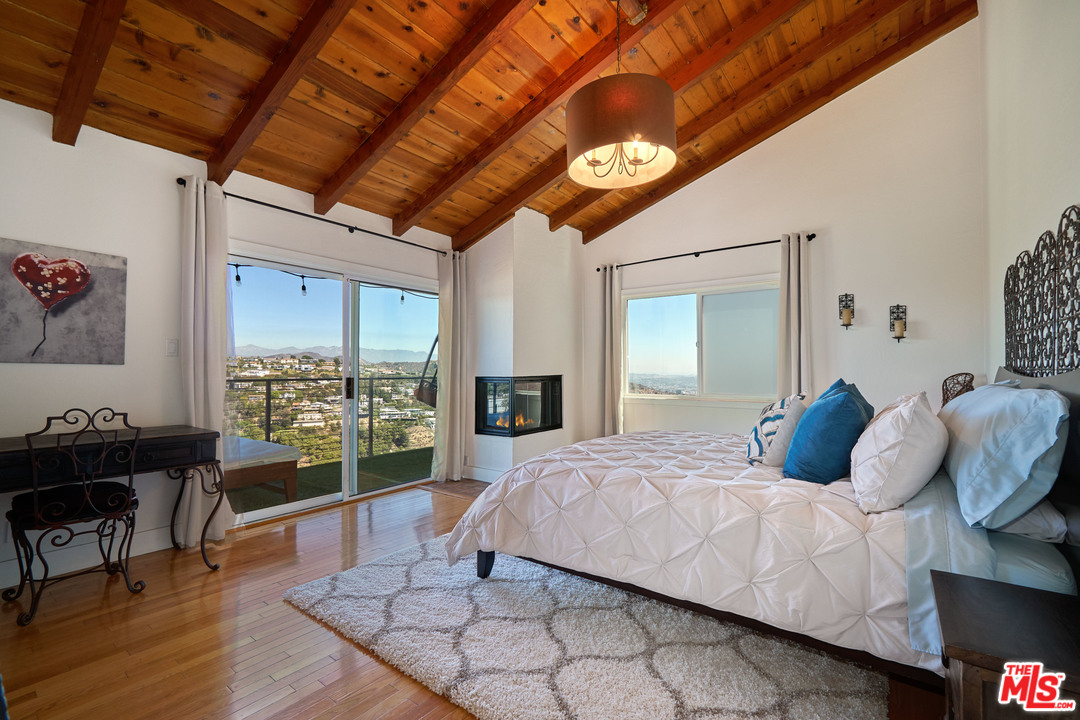 2150 Beech Knoll Road Los Angeles, CA 90046 - Photo 1 of 43