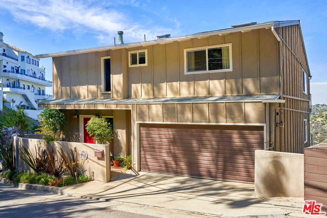 2150 Beech Knoll Road Los Angeles, CA 90046 - Photo 2 of 43
