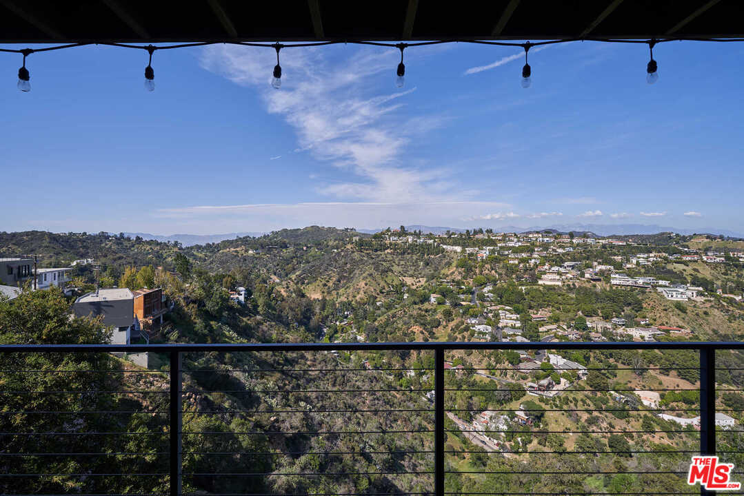 2150 Beech Knoll Road Los Angeles, CA 90046 - Photo 11 of 43