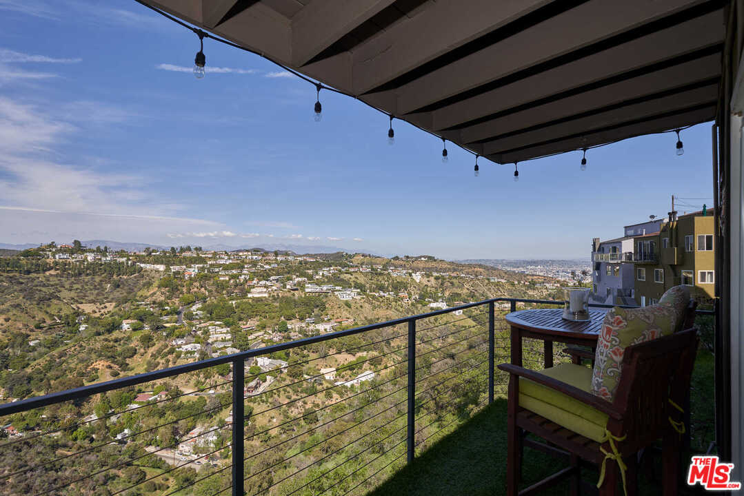 2150 Beech Knoll Road Los Angeles, CA 90046 - Photo 12 of 43