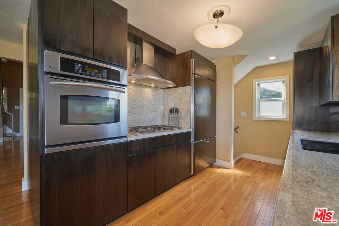 2150 Beech Knoll Road Los Angeles, CA 90046 - Photo 17 of 43