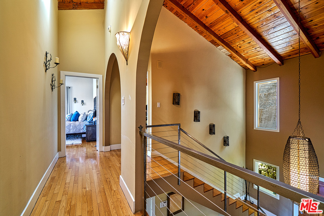 2150 Beech Knoll Road Los Angeles, CA 90046 - Photo 21 of 43