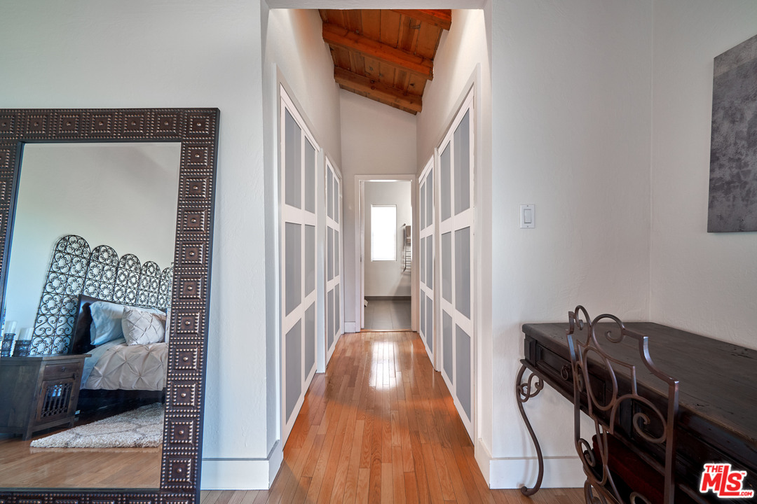 2150 Beech Knoll Road Los Angeles, CA 90046 - Photo 25 of 43