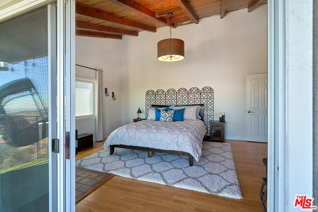 2150 Beech Knoll Road Los Angeles, CA 90046 - Photo 26 of 43