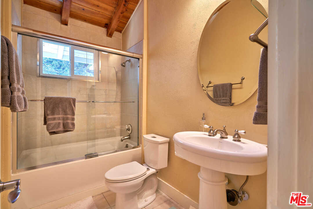 2150 Beech Knoll Road Los Angeles, CA 90046 - Photo 32 of 43