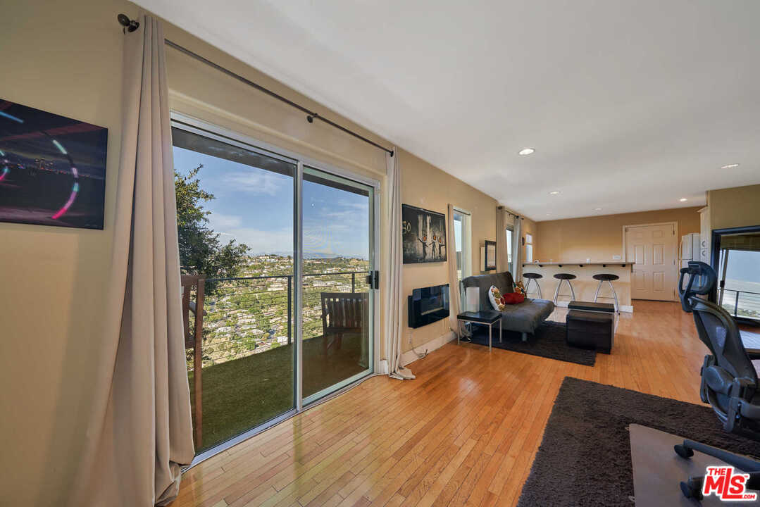 2150 Beech Knoll Road Los Angeles, CA 90046 - Photo 34 of 43