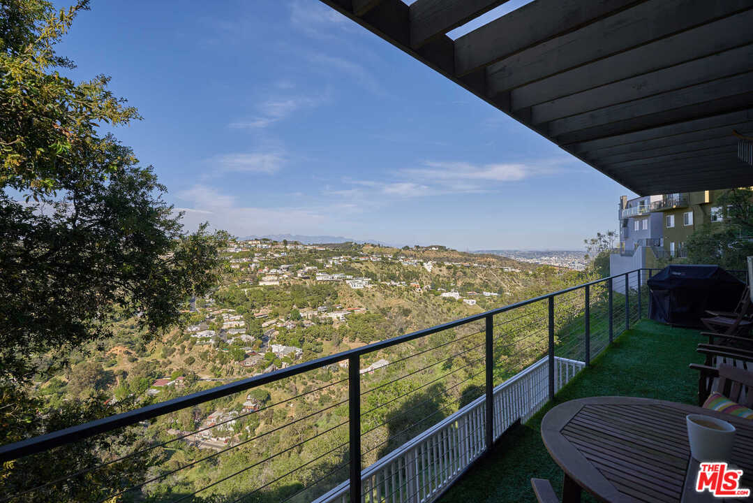 2150 Beech Knoll Road Los Angeles, CA 90046 - Photo 37 of 43
