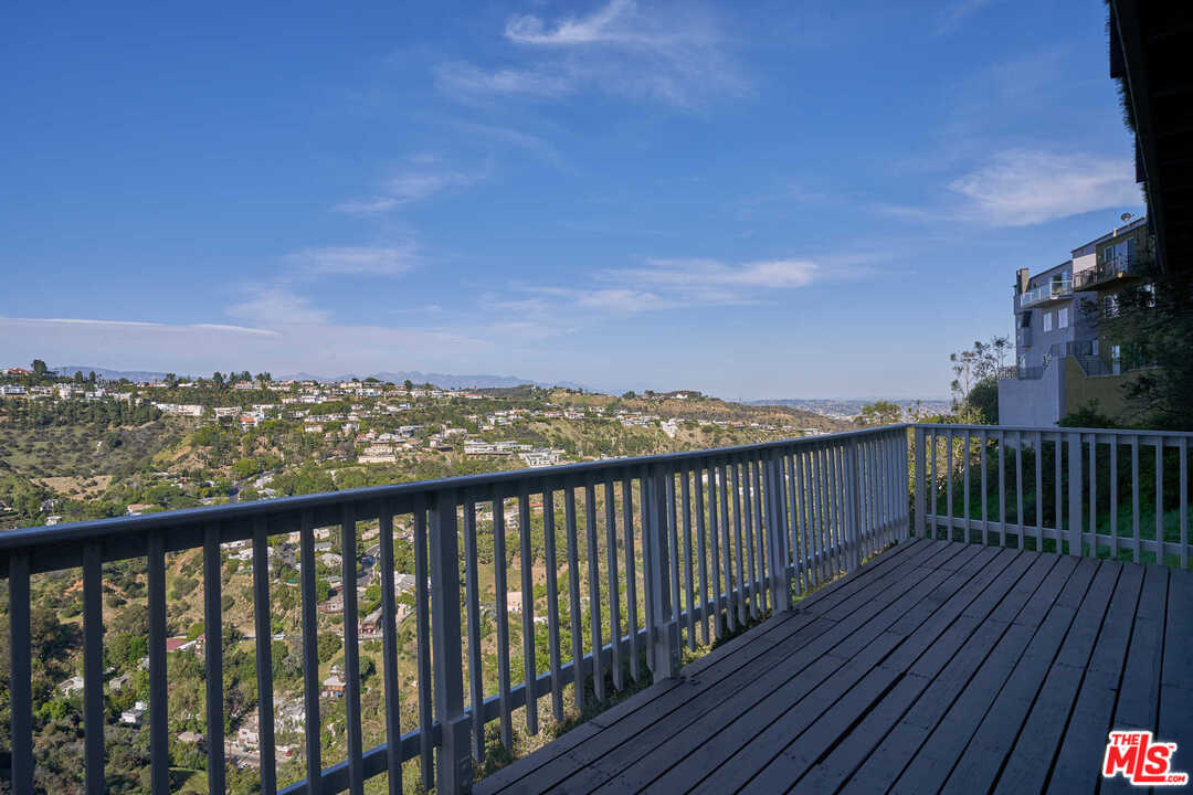 2150 Beech Knoll Road Los Angeles, CA 90046 - Photo 40 of 43