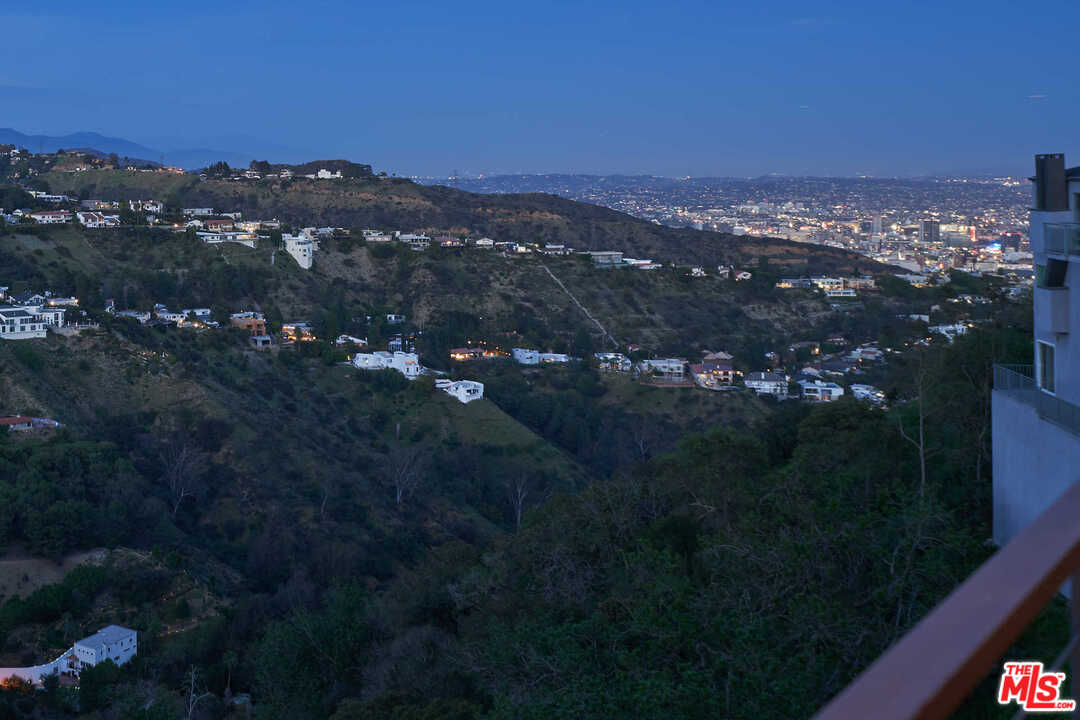 2150 Beech Knoll Road Los Angeles, CA 90046 - Photo 41 of 43
