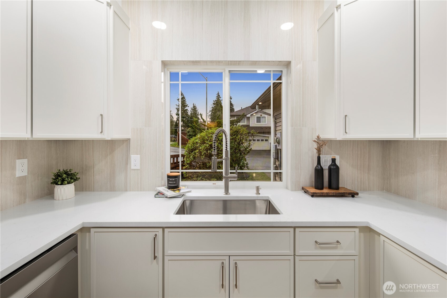 15604 48th Place West Edmonds, WA 98026 - Photo 11 of 32