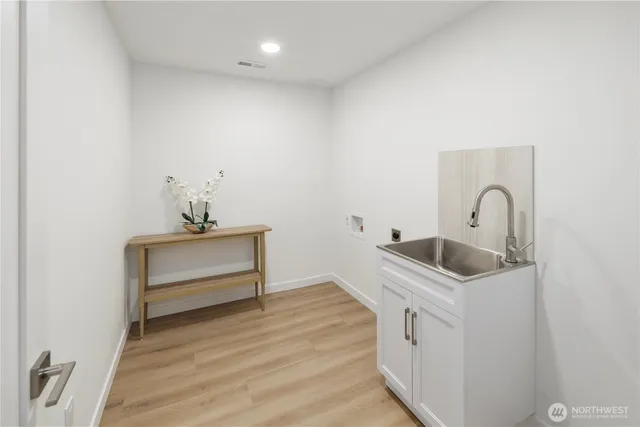 $849,950 | 15604 48th Place West, Edmonds, WA 98026