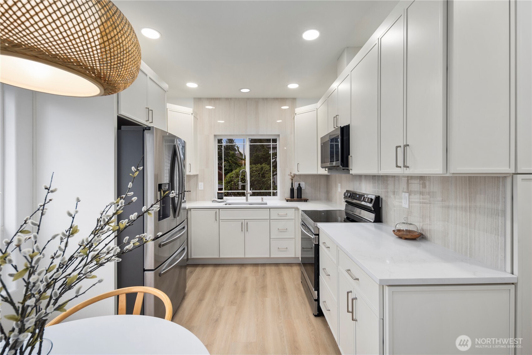 15604 48th Place West Edmonds, WA 98026 - Photo 10 of 32