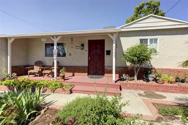 $1,069,000 | 1335 North Niagara Street, Burbank, CA 91505
