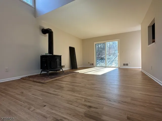 $4,650 | 54 Water Street, Lebanon, NJ 08833