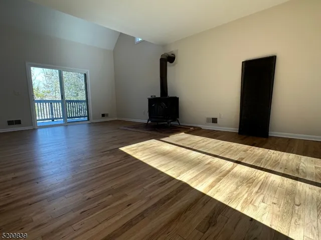 $4,650 | 54 Water Street, Lebanon, NJ 08833