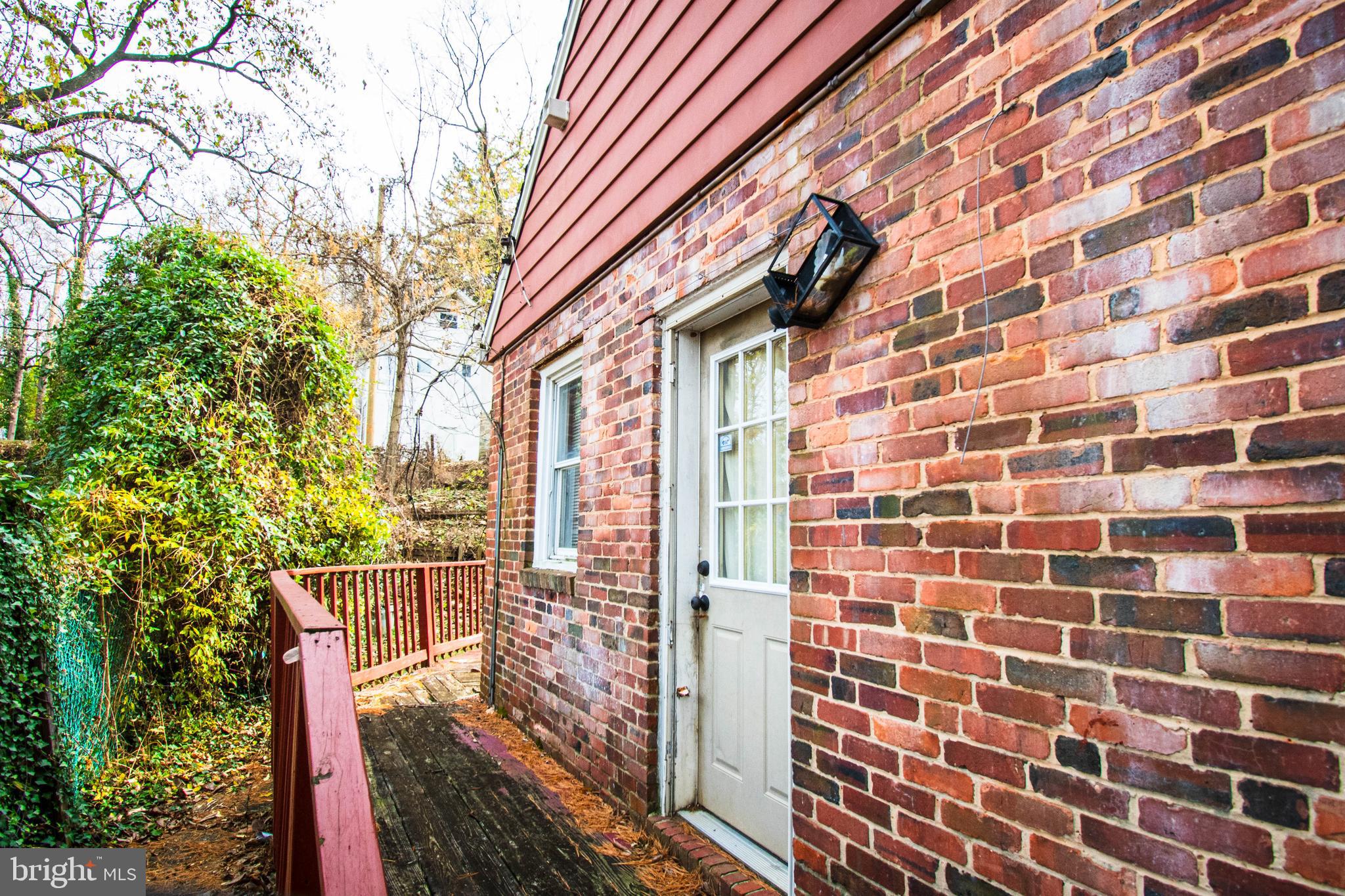 2713 Talbot Road Baltimore, MD 21216 - Photo 3 of 23