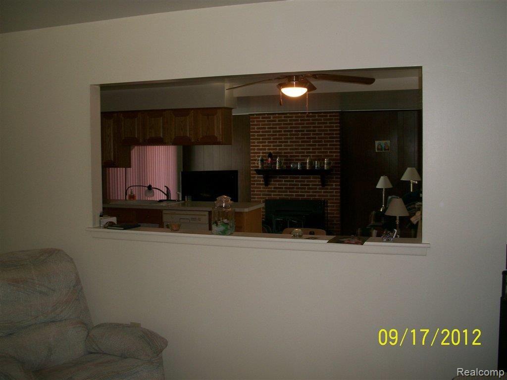 40748 Pickett Ridge Road Sterling Heights, MI 48313 - Photo 7 of 14 100_9520.JPG