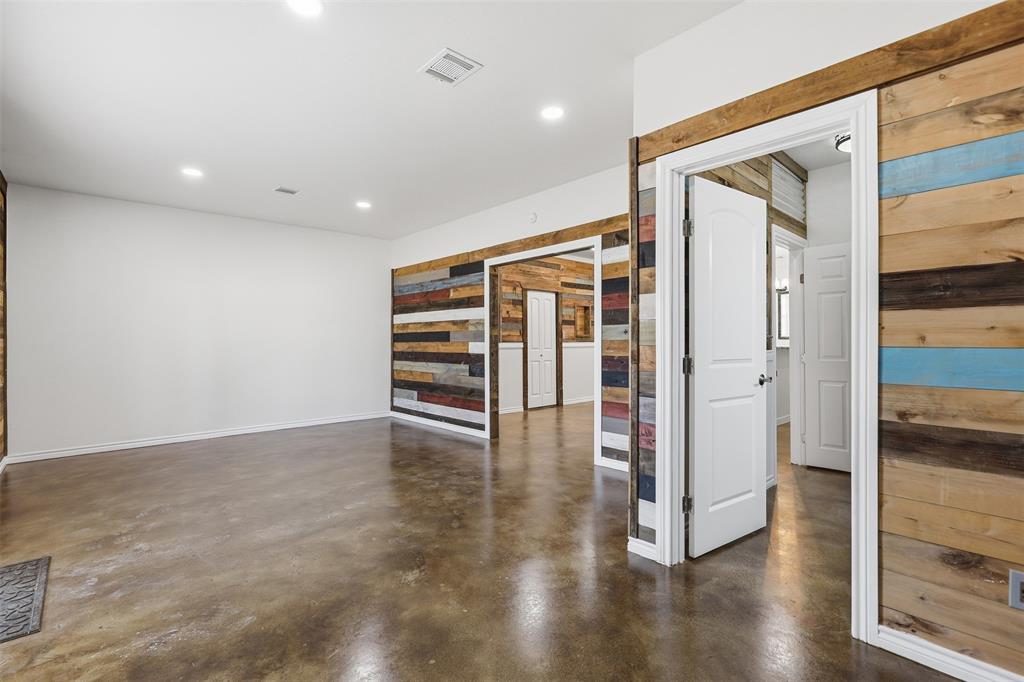 3933 Sarra Lane Springtown, TX 76082 - Photo 11 of 38 Gallery Image 11