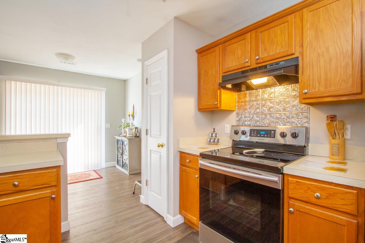 315 Hampton Ridge Drive Greer, SC 29651 - Photo 7 of 35 Gallery Image 7