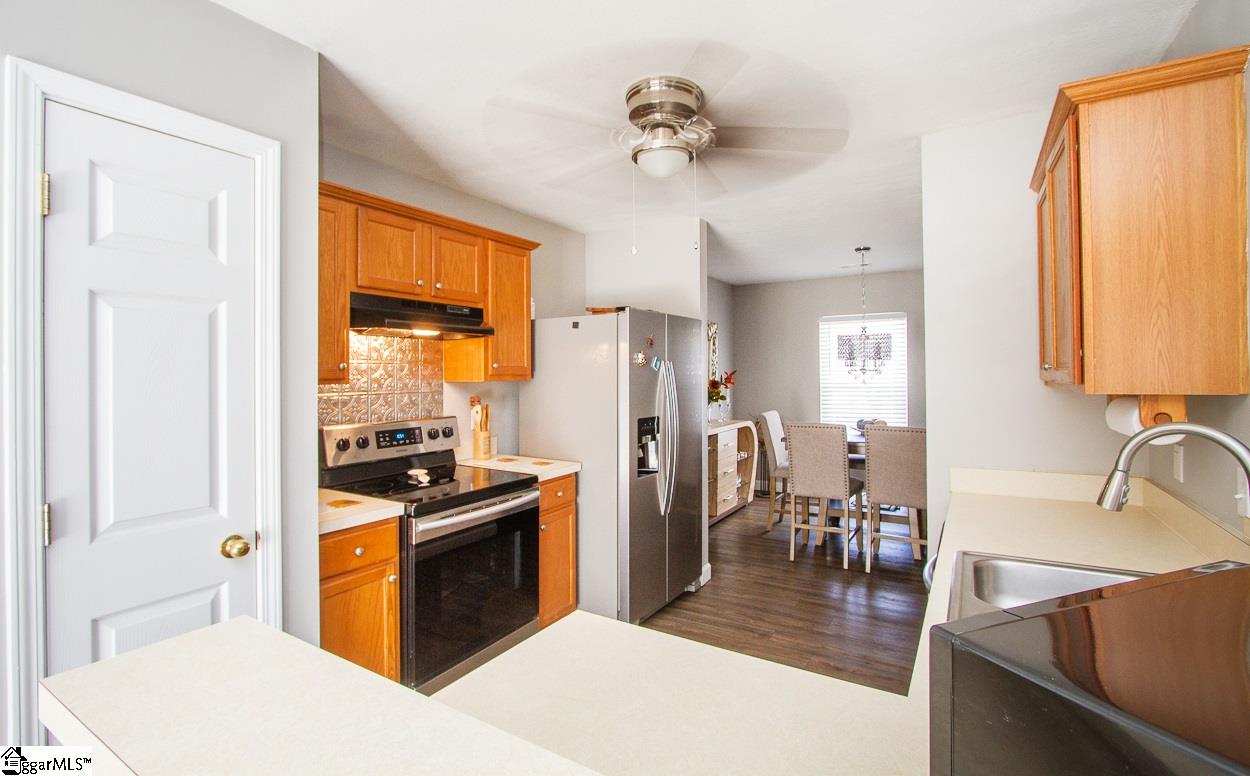 315 Hampton Ridge Drive Greer, SC 29651 - Photo 8 of 35 Gallery Image 8
