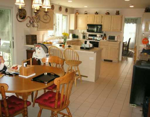 479 New Meadow Road Barrington, RI 02806 - Photo 3 of 8 Kitchen.