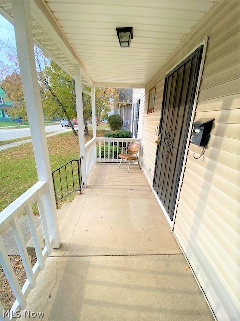 7001 Colfax Road Cleveland, OH 44104 - Photo 4 of 35