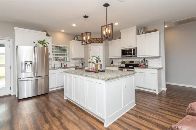 $425,000 | 2280 VZ County Road, Canton, TX 75103