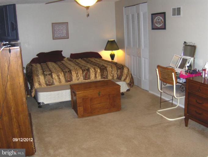 13105 Kumar Road Woodbridge, VA 22193 - Photo 1 of 9 Bedroom (Master)