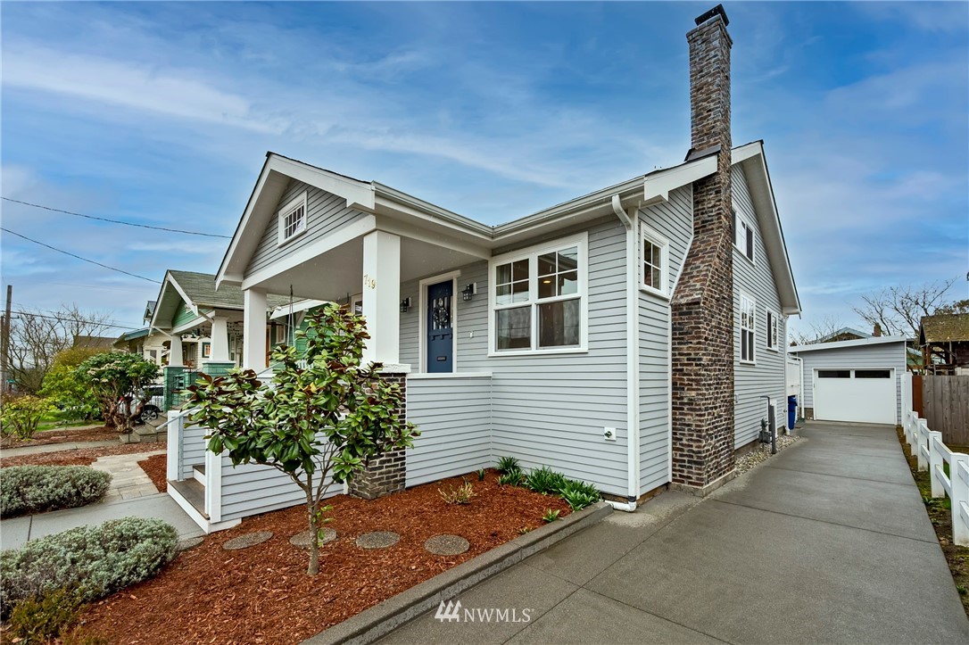 719 North 48th Street Seattle, WA 98103 - Photo 2 of 30