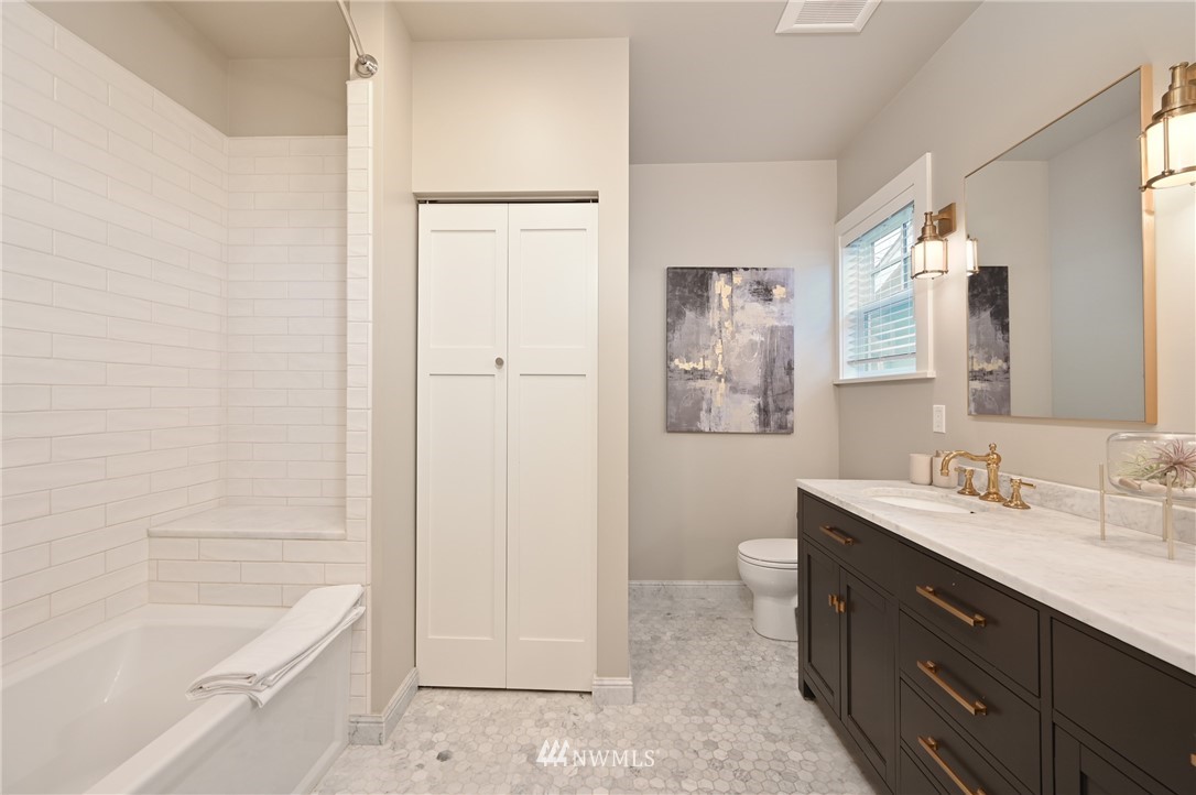 719 North 48th Street Seattle, WA 98103 - Photo 14 of 30