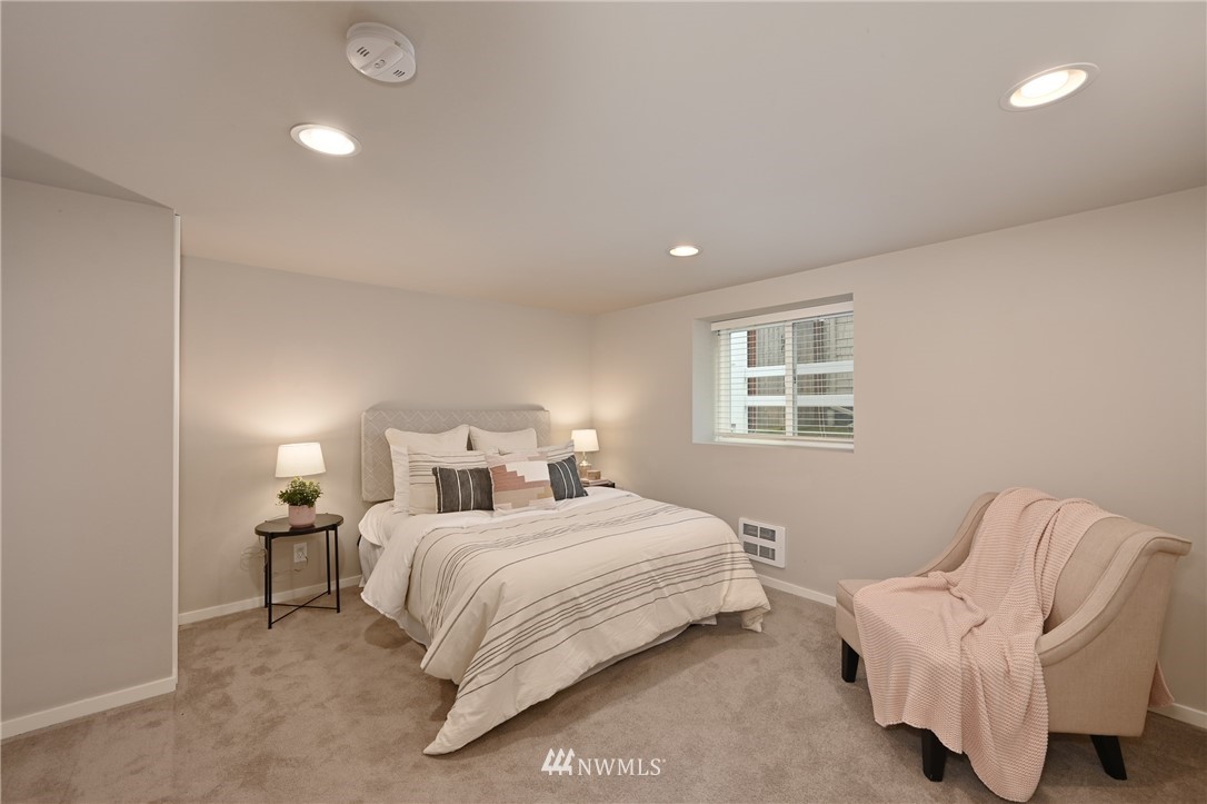 719 North 48th Street Seattle, WA 98103 - Photo 18 of 30